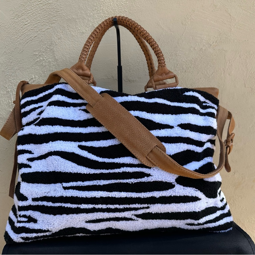 🦓 NWT Cleobella Dree Weekender Zebra Tote 🦓